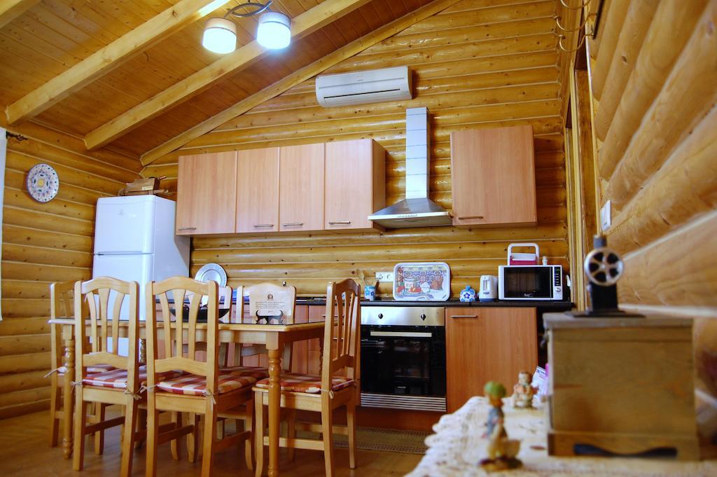 Casas Rurales Villa Pereza Casas De Los Pinos Екстериор снимка